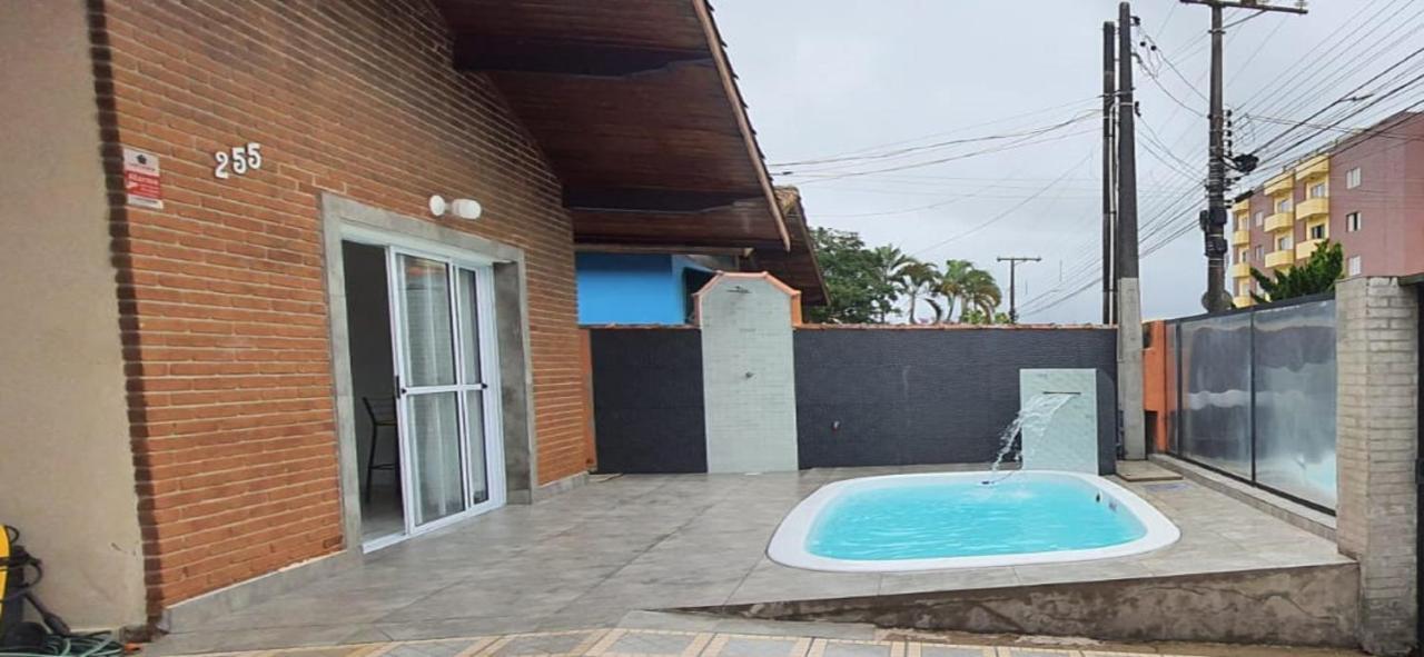 TEMPORADA VERÃO ou INVERNO 300 METROS DO MAR COM JACUZZI Peruíbe Exterior foto