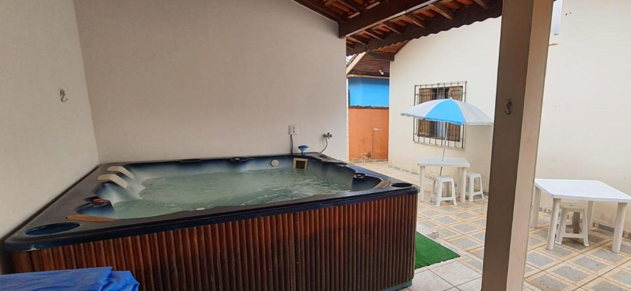 TEMPORADA VERÃO ou INVERNO 300 METROS DO MAR COM JACUZZI Peruíbe Exterior foto